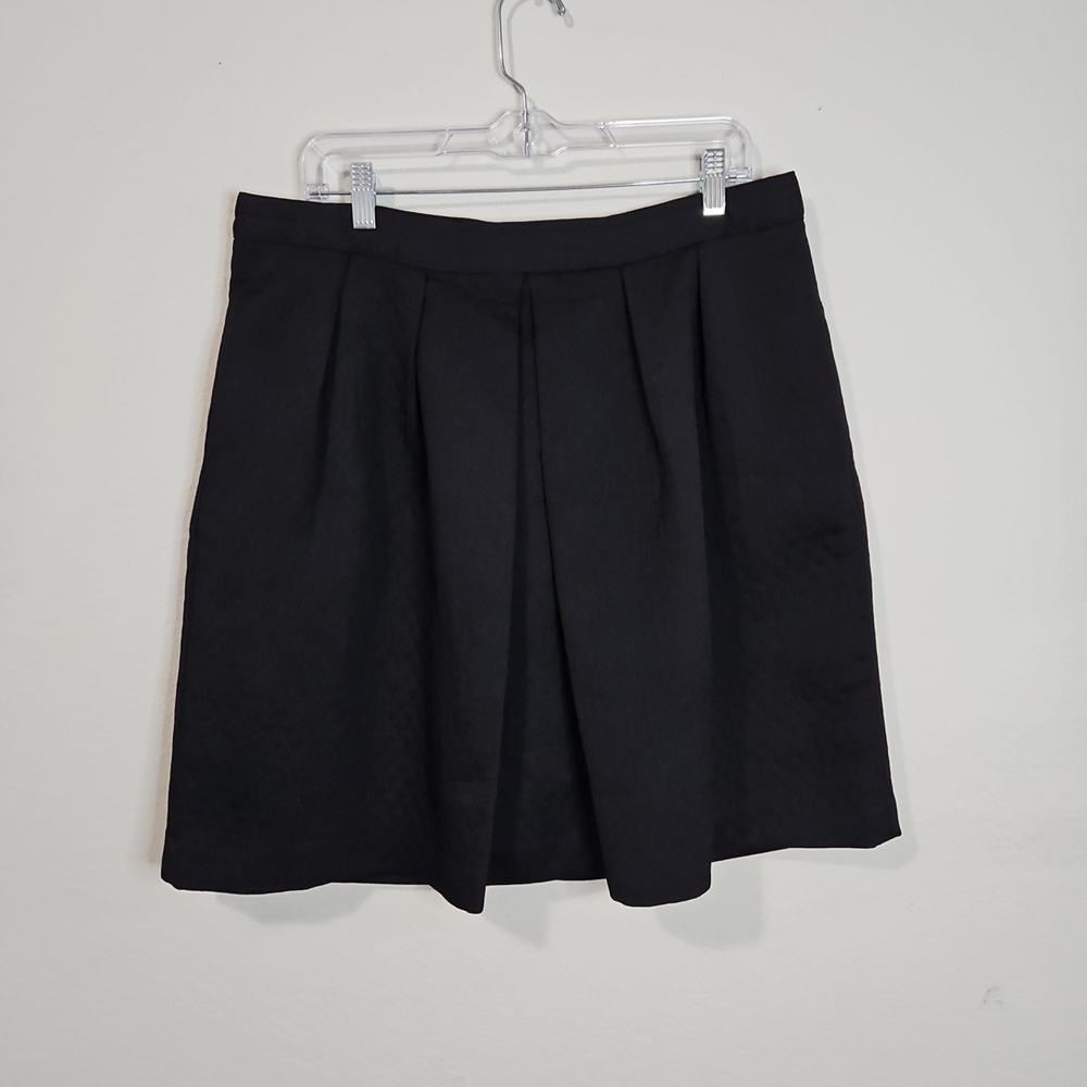 WORTHINGTON SIZE 16 PLEATED MINI BLACK ‎ SKIRT ZIP AND BUTTON CLOSURE